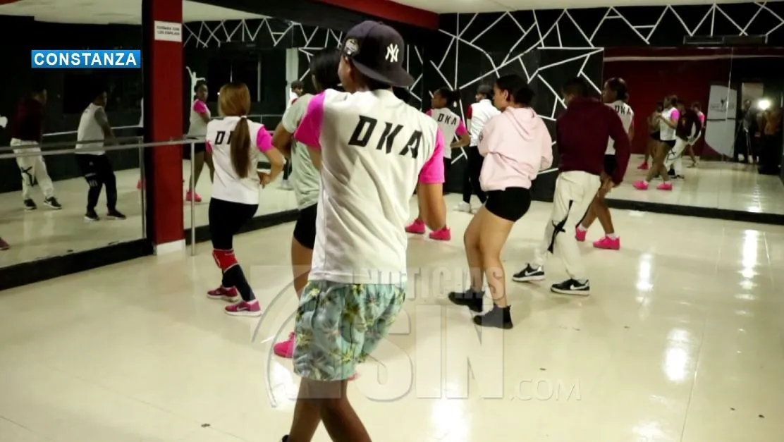 Academia de baile en Constanza gana concurso para representar a RD en México