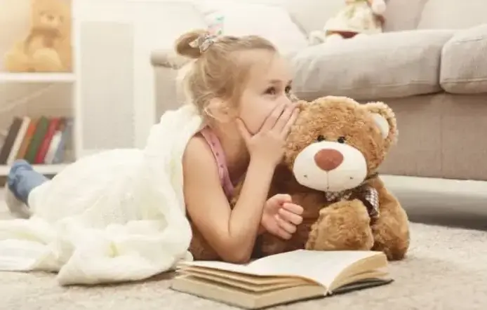 Conozca a cerca del soliloquio en los niños