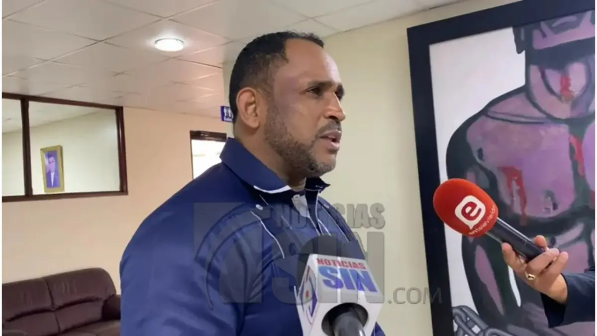 Provocará muertes sustituir carros públicos por autobuses en corredor Charles de Gaulle, advierte diputado