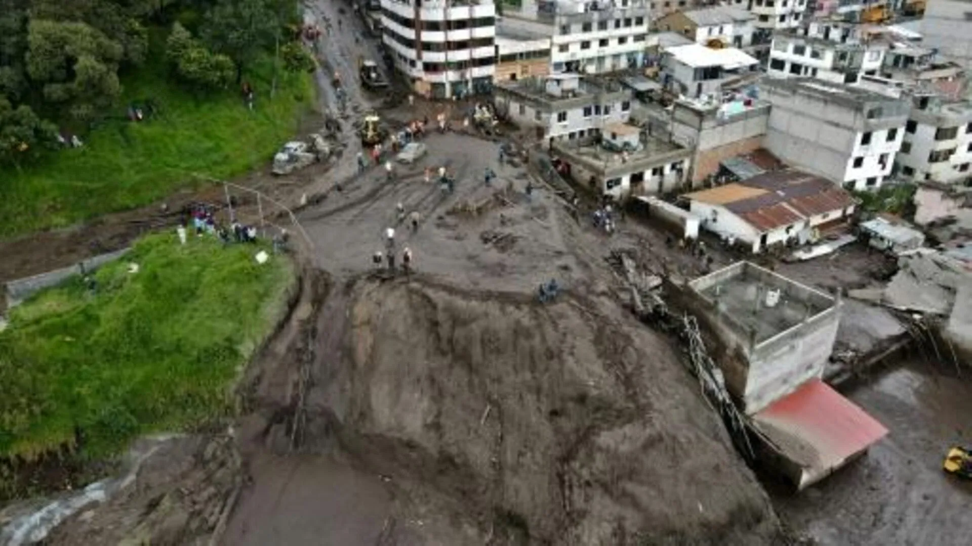 Al menos cuatro fallecidos y diez heridos por aluvión en el sur de Ecuador