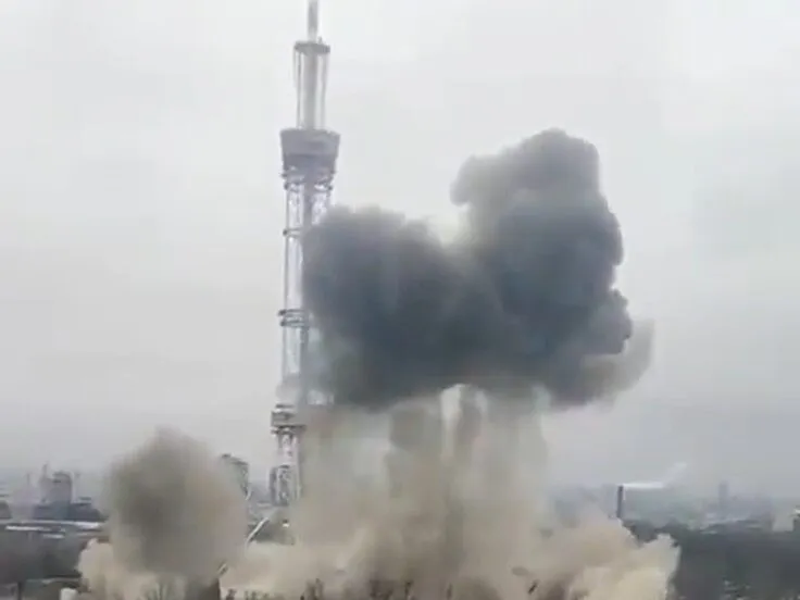Video: Rusia ataca torre de televisión de Kiev y provoca cortes en la transmisión; hay al menos 5 muertos