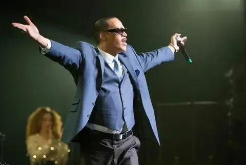 Raulin Rosendo sale exitoso de cirugía en el cuello, informa su manager