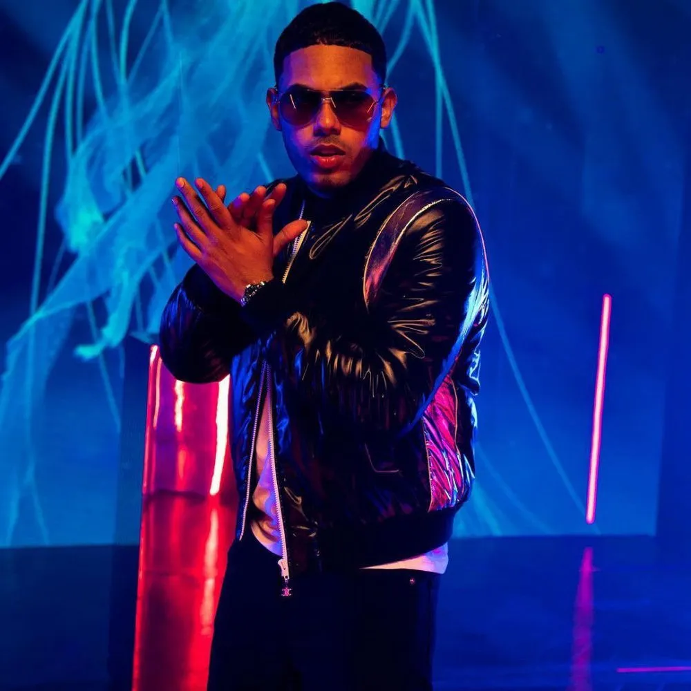 Myke Towers respeta más a Farruko por haber hecho “lo que muchos no se atreven”