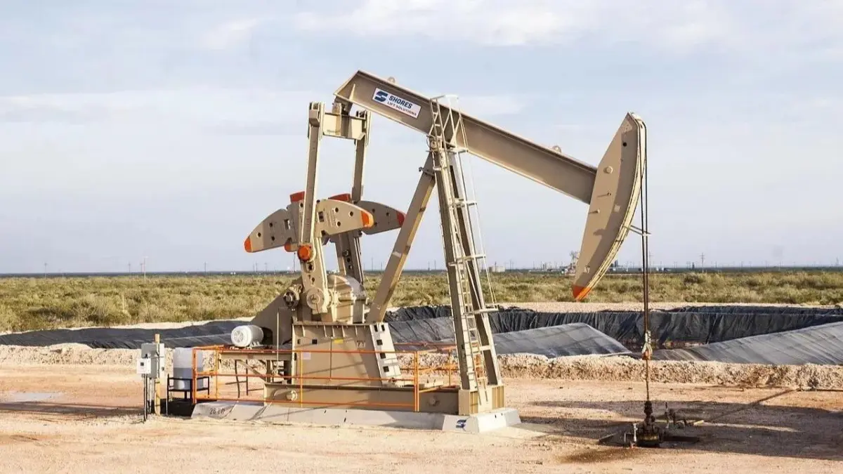 El petróleo de Texas baja un 1,6 % y se cotiza a 104,24 dólares el barril