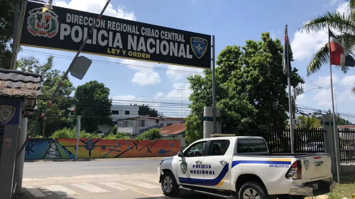 Identifican presunto autor de muerte a mujer en Santiago; huye del país