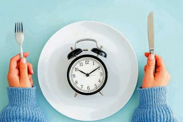 El ayuno intermitente no puede considerarse una dieta, según estudio