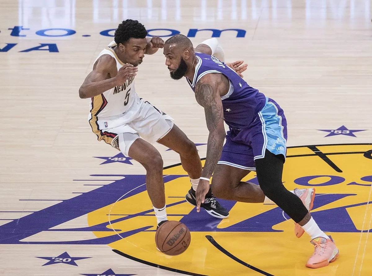 LeBron: Hasta que lo diga la clasificación, no estamos eliminados