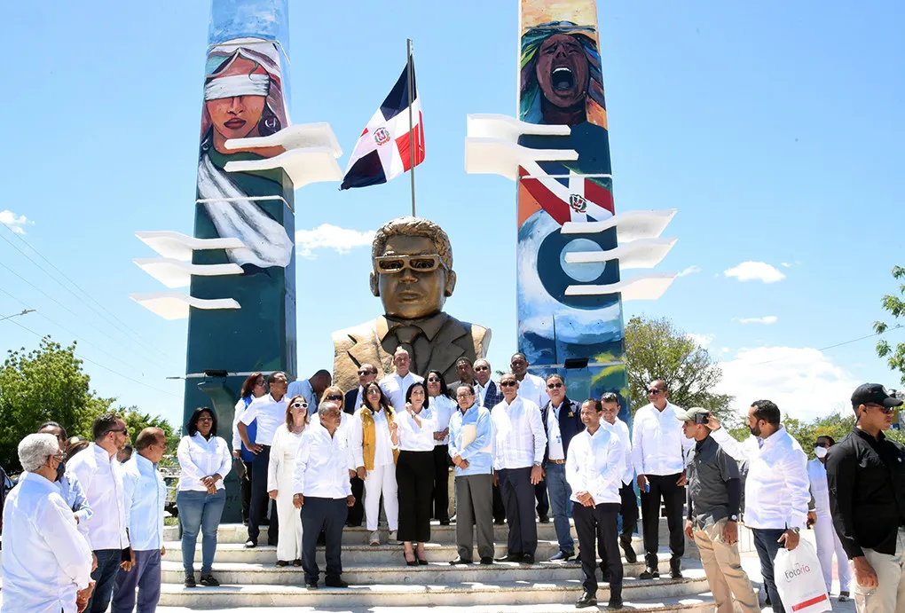 Resaltan trayectoria del periodista Orlando Martínez