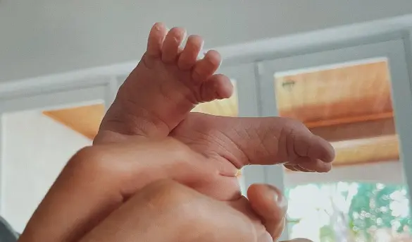 Primeras imágenes de Índigo, la hija de Camilo y Eva Luna