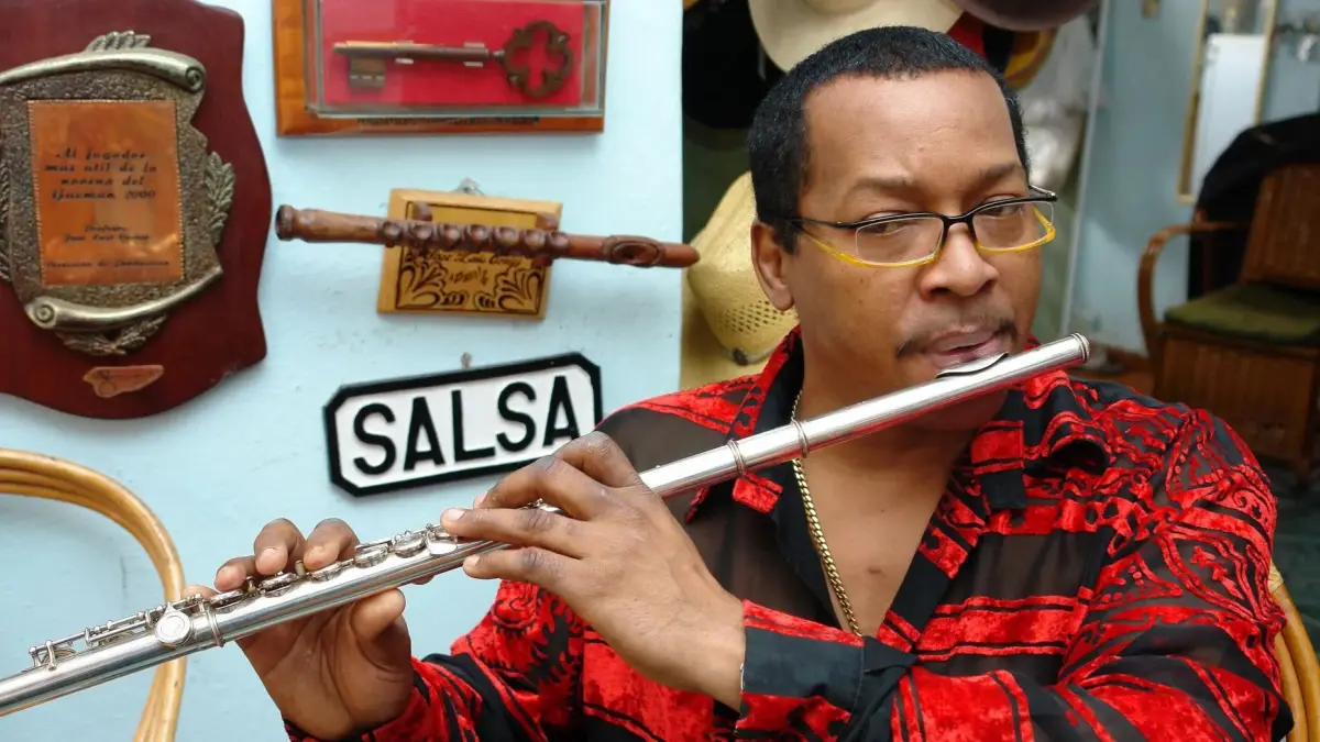 Muere el popular músico cubano José Luis Cortés, conocido como El Tosco