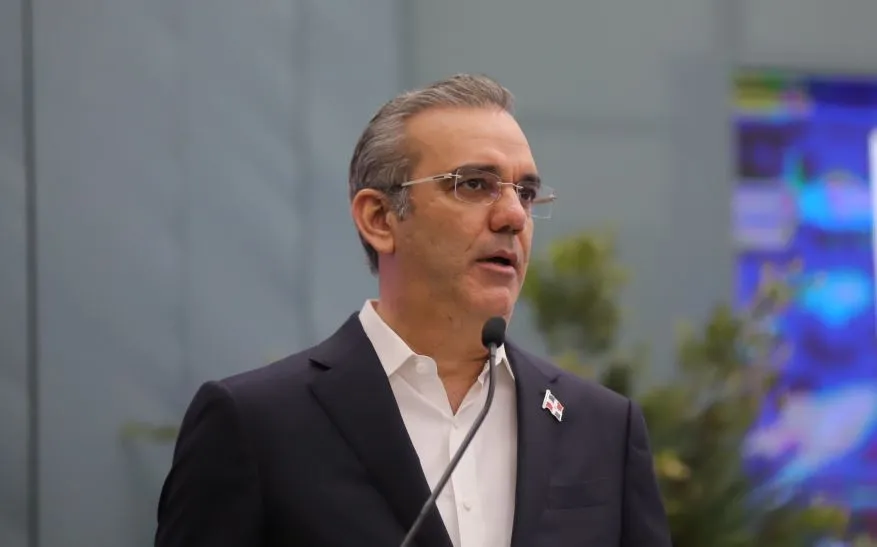 Abinader envía mensaje a los trabajadores en su día