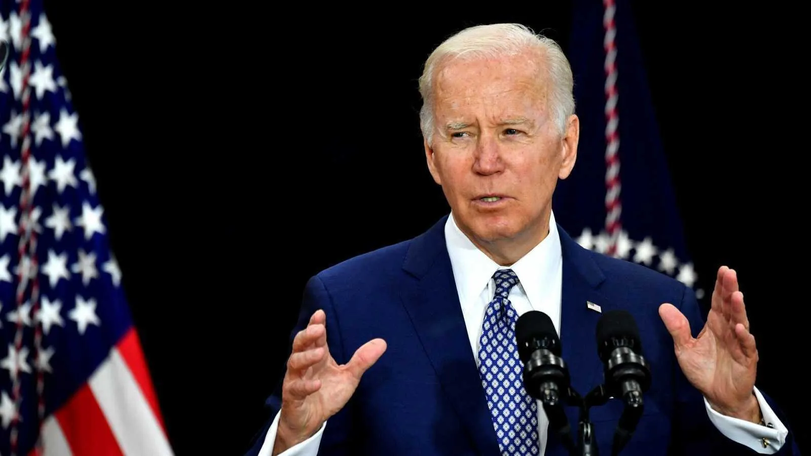 Biden dice que el supremacismo blanco es un veneno tras tiroteo racista