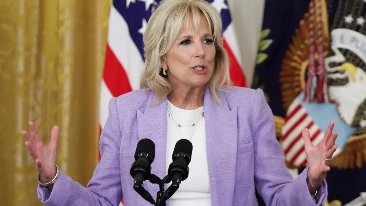 La primera dama de EEUU se reunirá con refugiados ucranianos en Europa