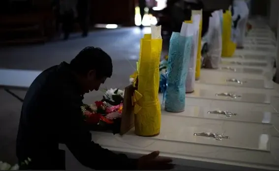 Sepultan después de 37 años las víctimas del carnicero de los Andes