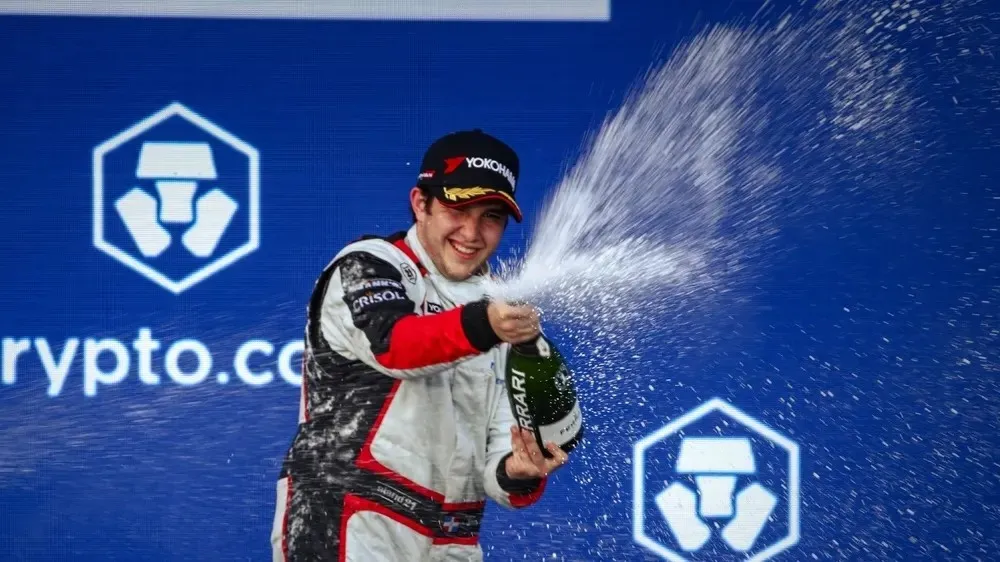 Doble victoria para el dominicano Jimmy Llibre en la Porsche Sprint Challenge en Miami como apoyo a la Fórmula 1