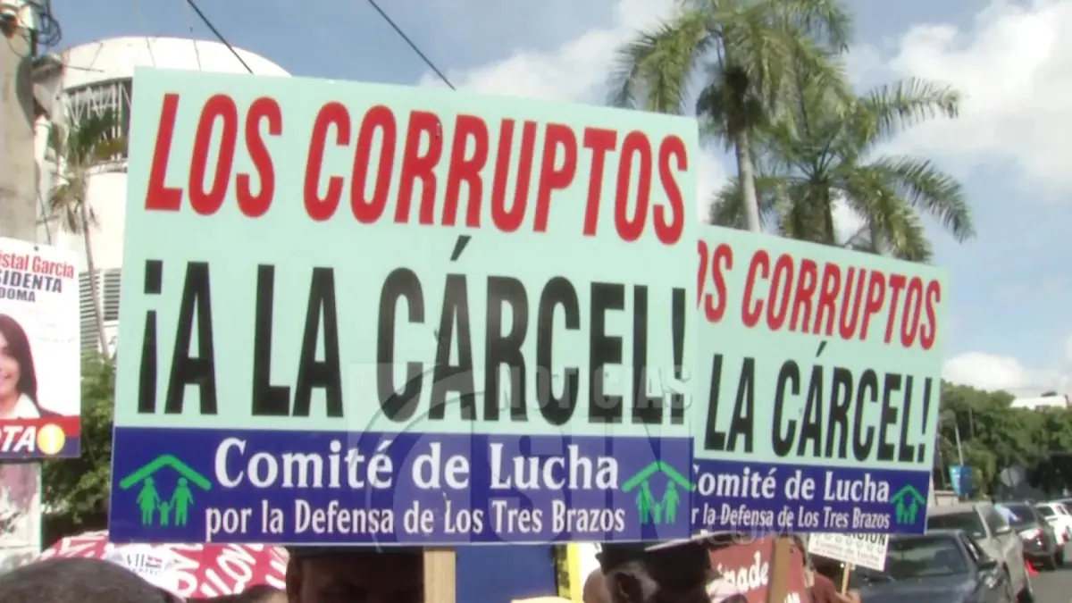 Aplazan fallo que enviaría a juicio de fondo a los acusados por venta de terrenos en Los Tres Brazos