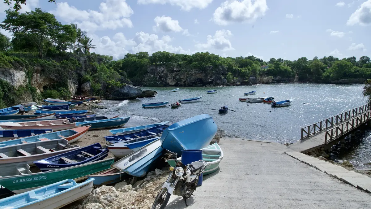 Tras dos años paralizada, se inicia construcción muelle en Boca de Yuma
