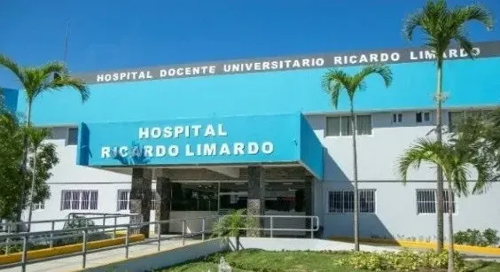 Recluso herido y custodiado por policías se fuga de hospital de Puerto Plata