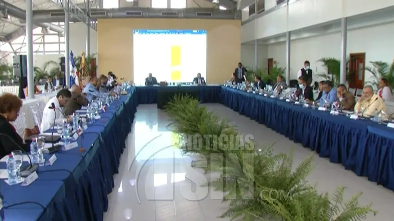 Genera debate propuesta JCE de que el 50 por ciento de las candidaturas sean de mujeres