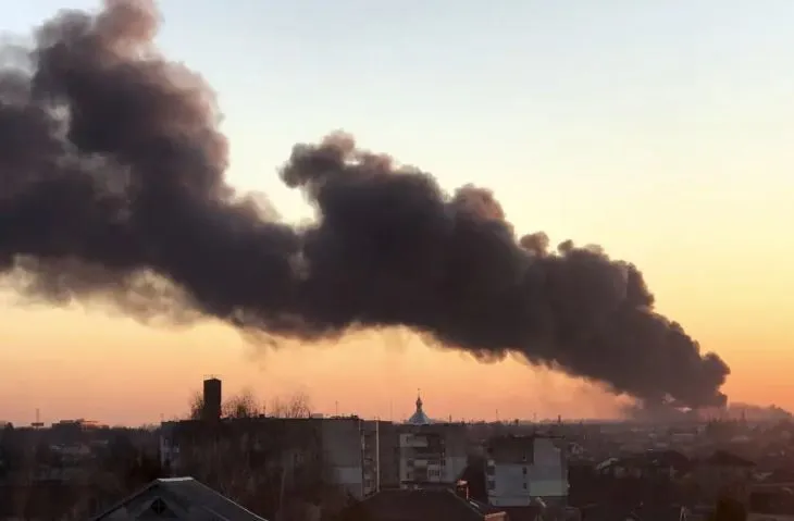 Rusia ataca segunda mayor refinería de Ucrania, según fuentes ucranianas