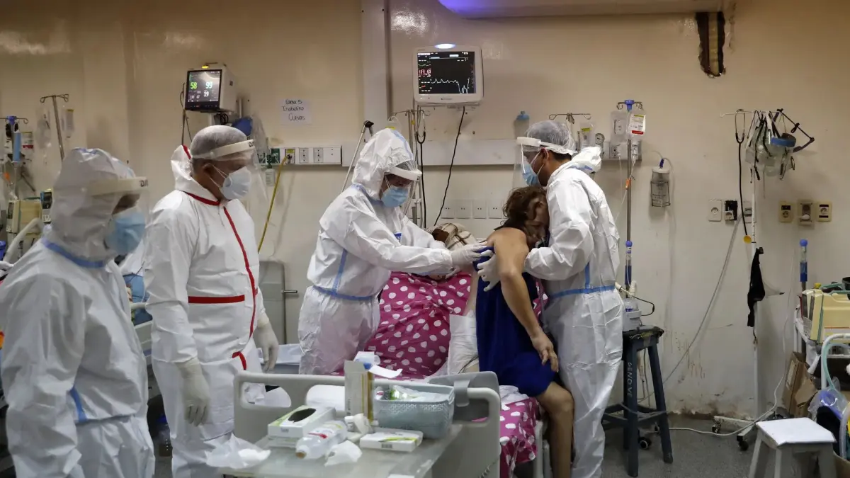 Estudio revela 55 % de hospitalizados por Covid presenta al menos un síntoma 2 años después