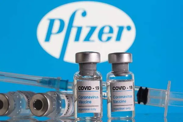Pfizer cambiará vacunas pendientes por dosis para niños