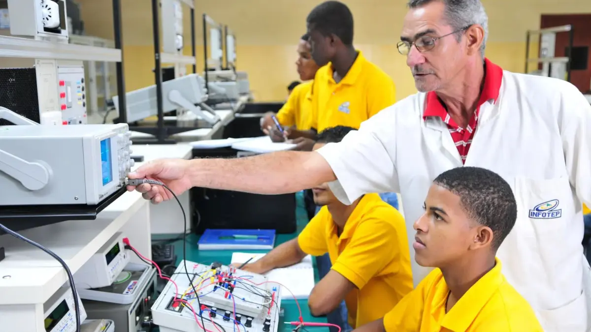 INFOTEP reconoce la labor de sus 3 mil 542 docentes en el Día del Maestro