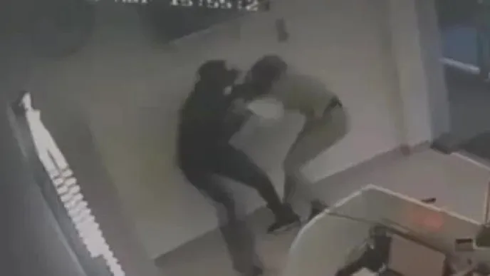 Dictan tres meses de prisión preventiva contra hombre que golpeó a odontóloga