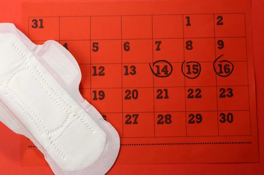 ¿Es normal que la menstruación se reduzca drásticamente después de los 39 años?