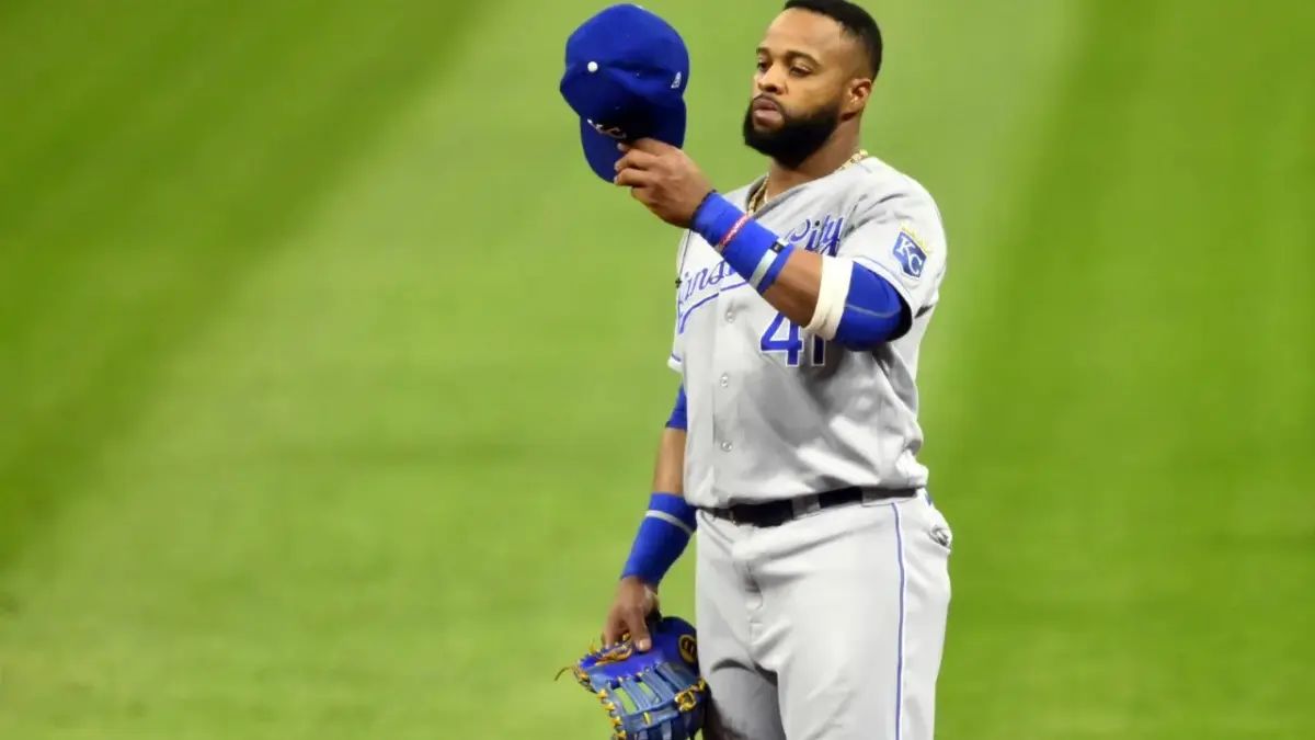 Dominicano Carlos Santana pasa de Reales a Marineros