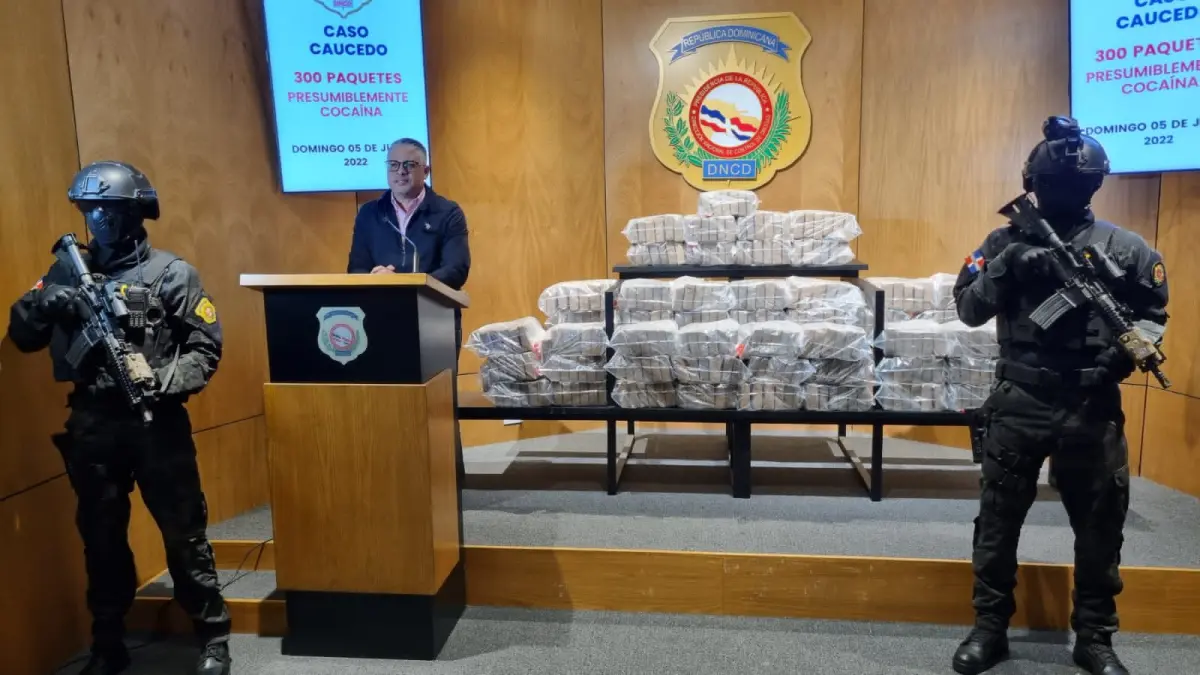 Video: Incautan 300 paquetes presumiblemente cocaína en Puerto Caucedo