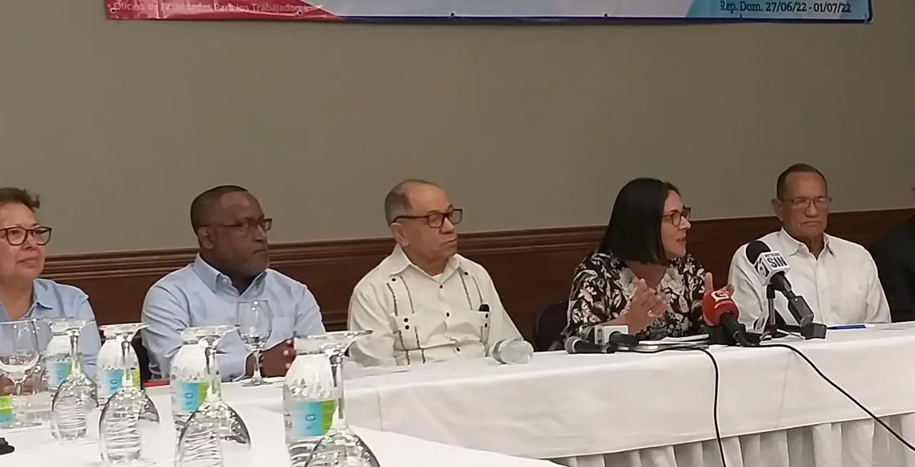 Confederación Nacional de Trabajadores dice no ha sido citado para debatir posible aumento salarial