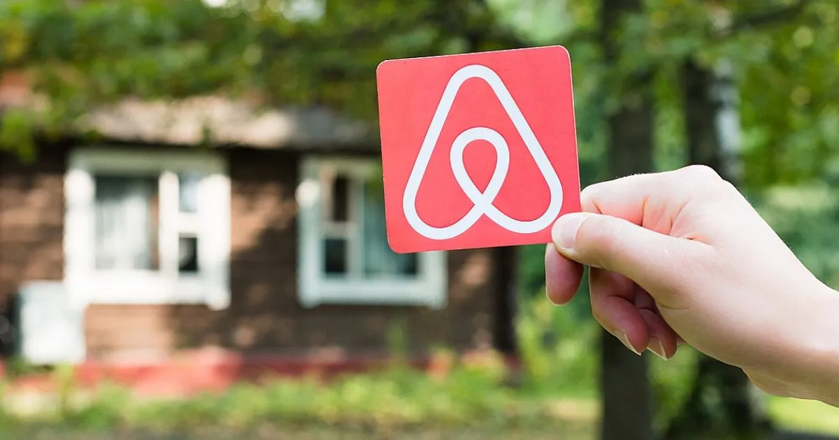 Gobierno regulará las rentas digitales como Airbnb a partir de agosto