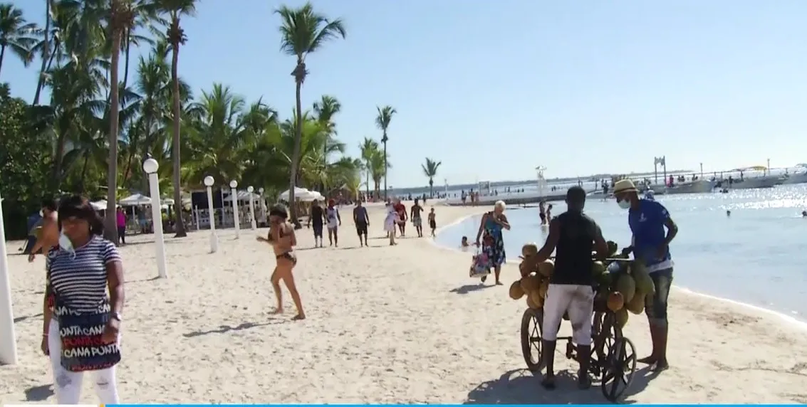 Bernardo Vega: El turismo en Pedernales