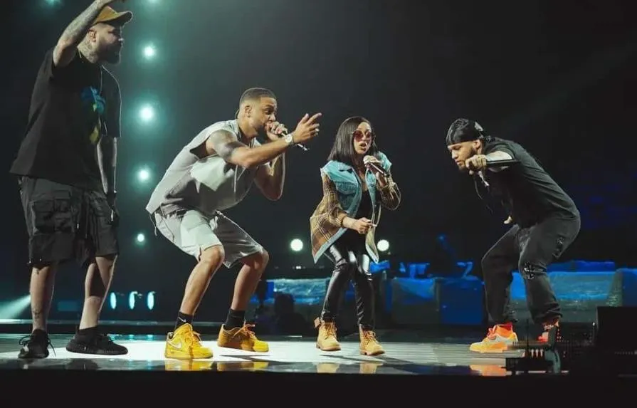 Artistas dominicanos se lucen en escenario de Premios Juventud