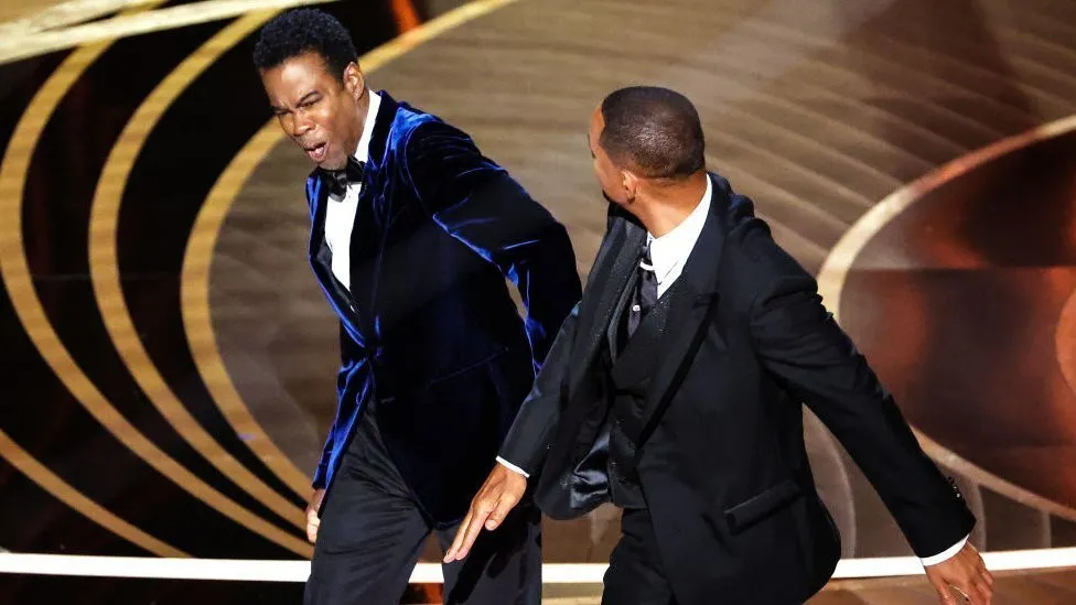 Video: Will Smith pide disculpas a Chris Rock: Me siento como un mierda