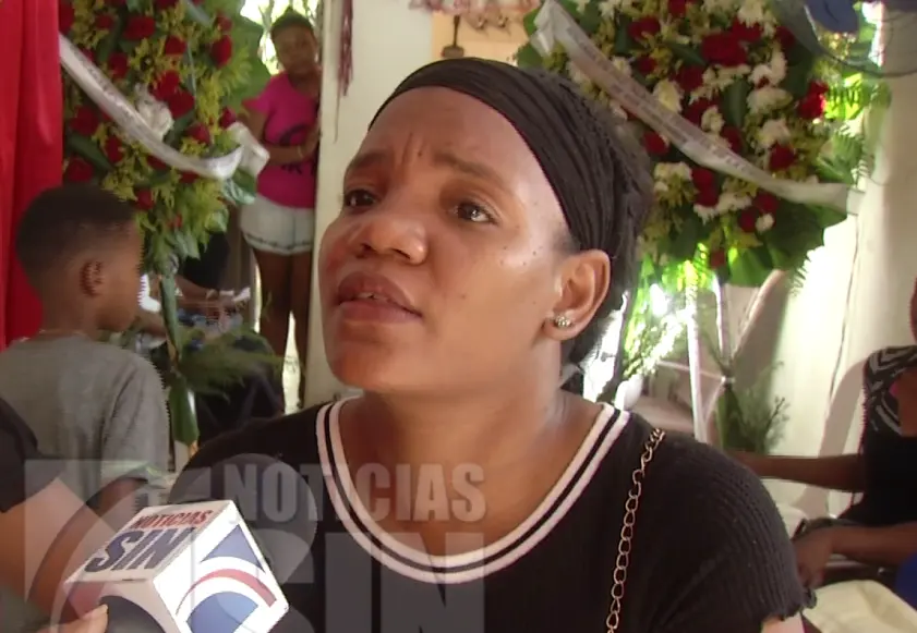 Familiares de pareja asesinada a tiros en Villa Mella piden a las autoridades apresar al autor del crimen