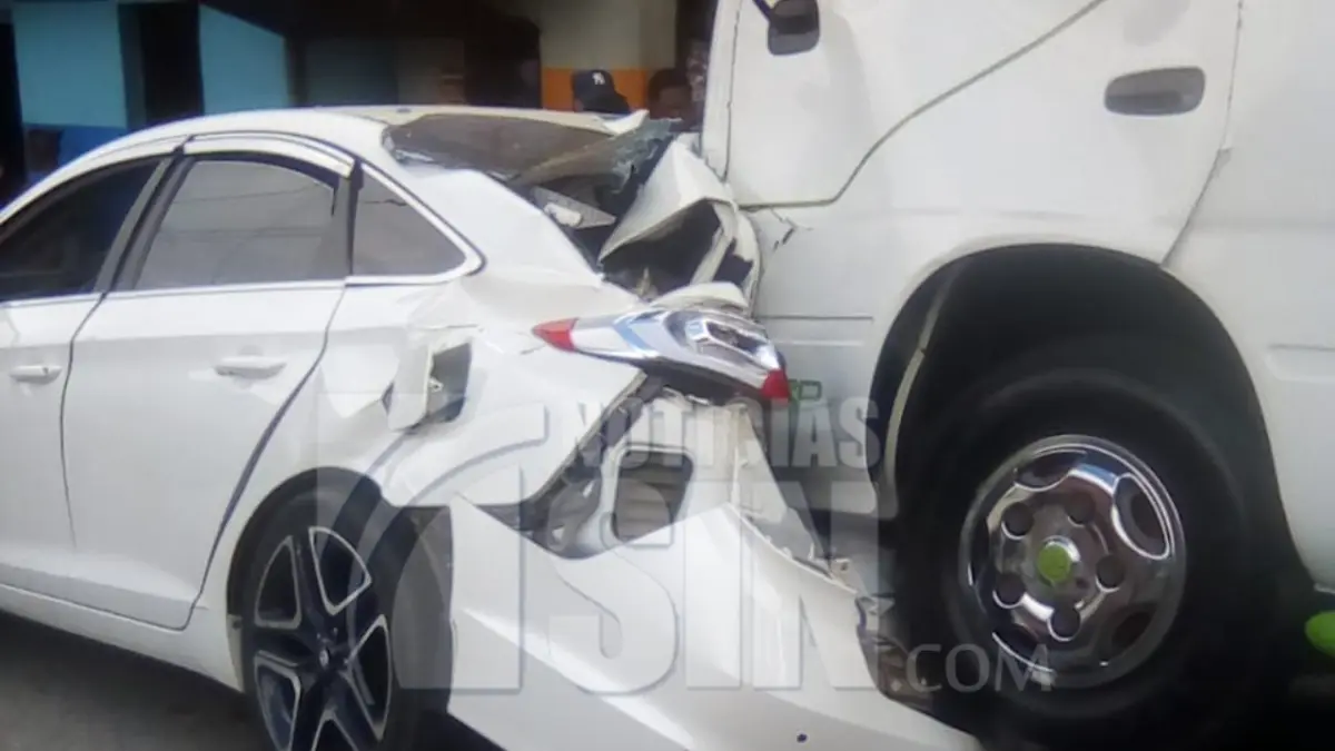 Accidente múltiple deja al menos 45 heridos en Los Cacaos, San Cristóbal