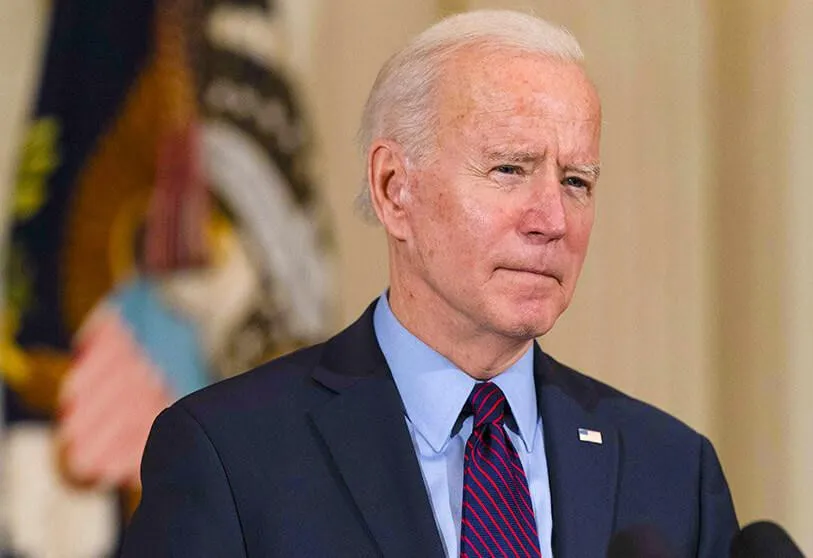Biden sigue mejorando y probablemente contrajo la subvariante BA.5, según reporte médico