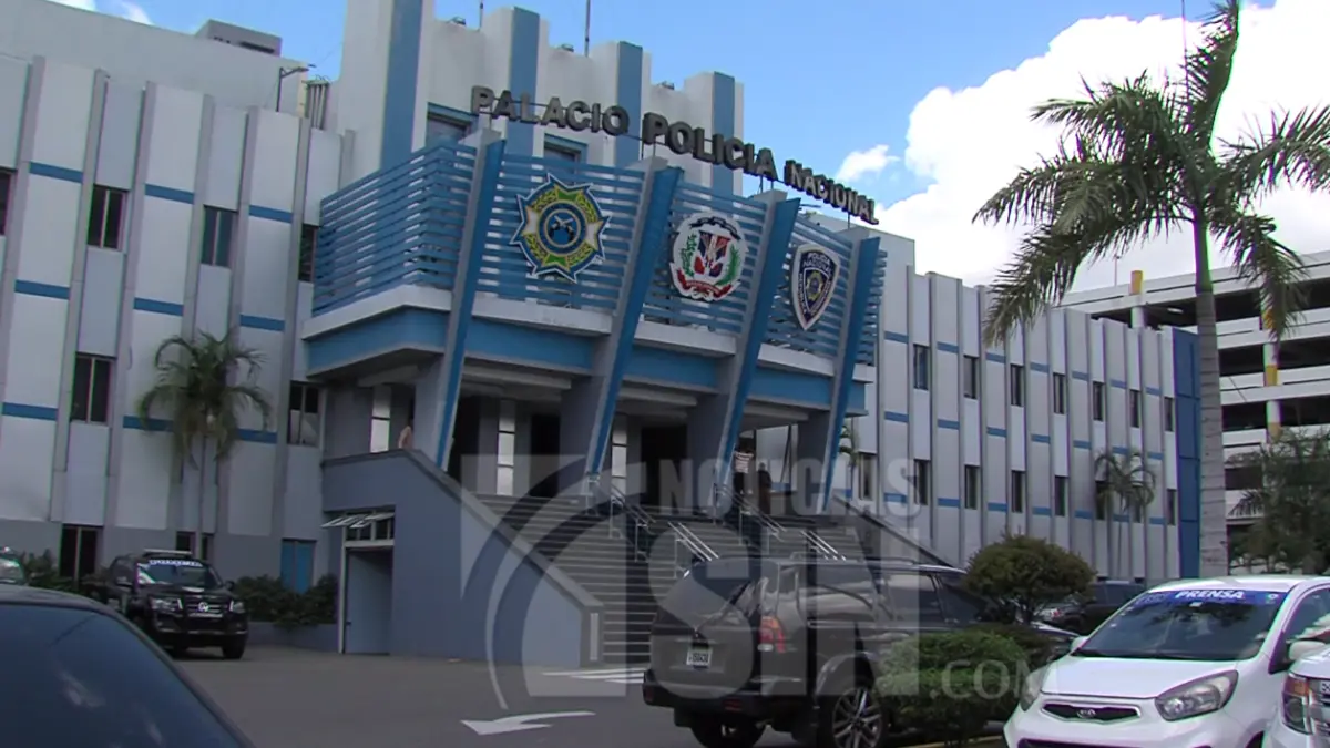 Autoridades esperan autopsia de doctora hallada muerta en su jeepeta