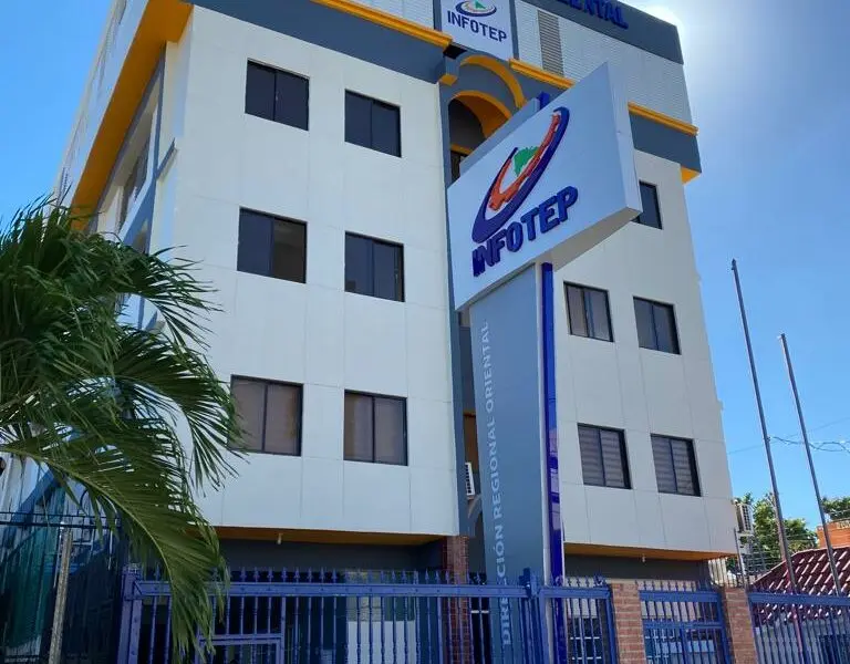 Abinader inaugura nueva Dirección Regional del INFOTEP en SDE