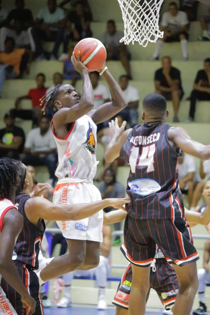 Tres equipos en la LND van tras mantenerse sin derrota