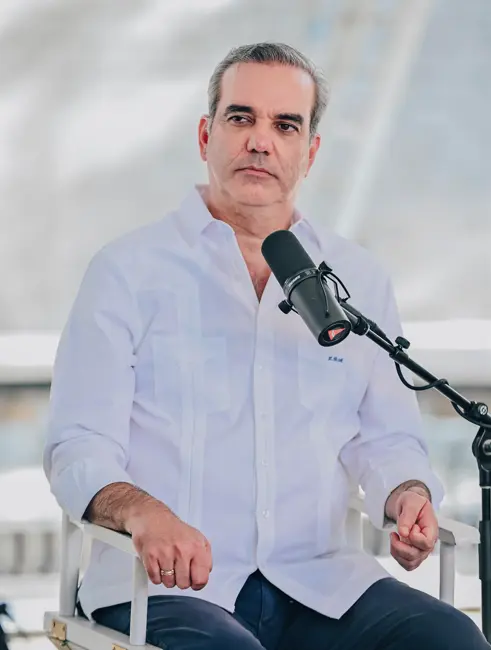 Abinader asegura su gobierno no es de popis, “Somos un gobierno que no piensa en clase, color o apellido”