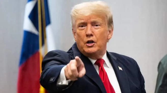 Donald Trump acumuló más de 300 documentos clasificados en su residencia, según NYT