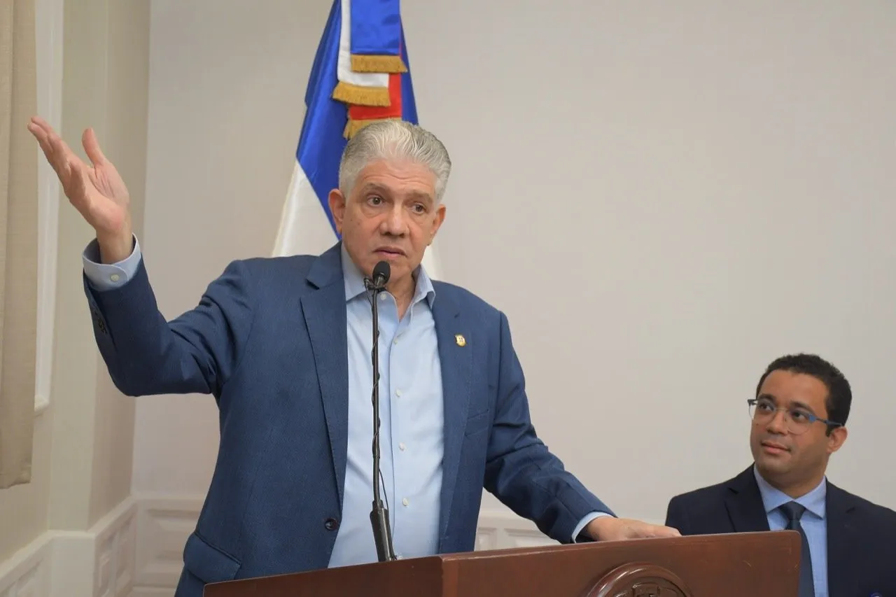 Eduardo Estrella dejó de recibir más de 50 millones al rechazar el barrilito en su gestión en el Senado