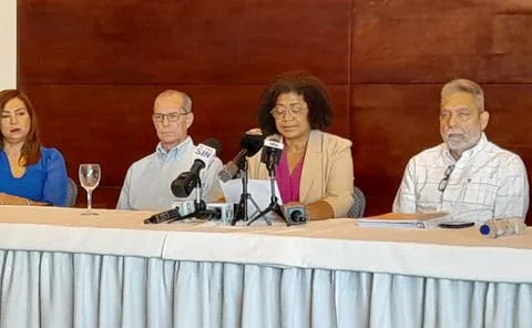 Suplidores denuncian irregularidades en licitaciones de Inabie