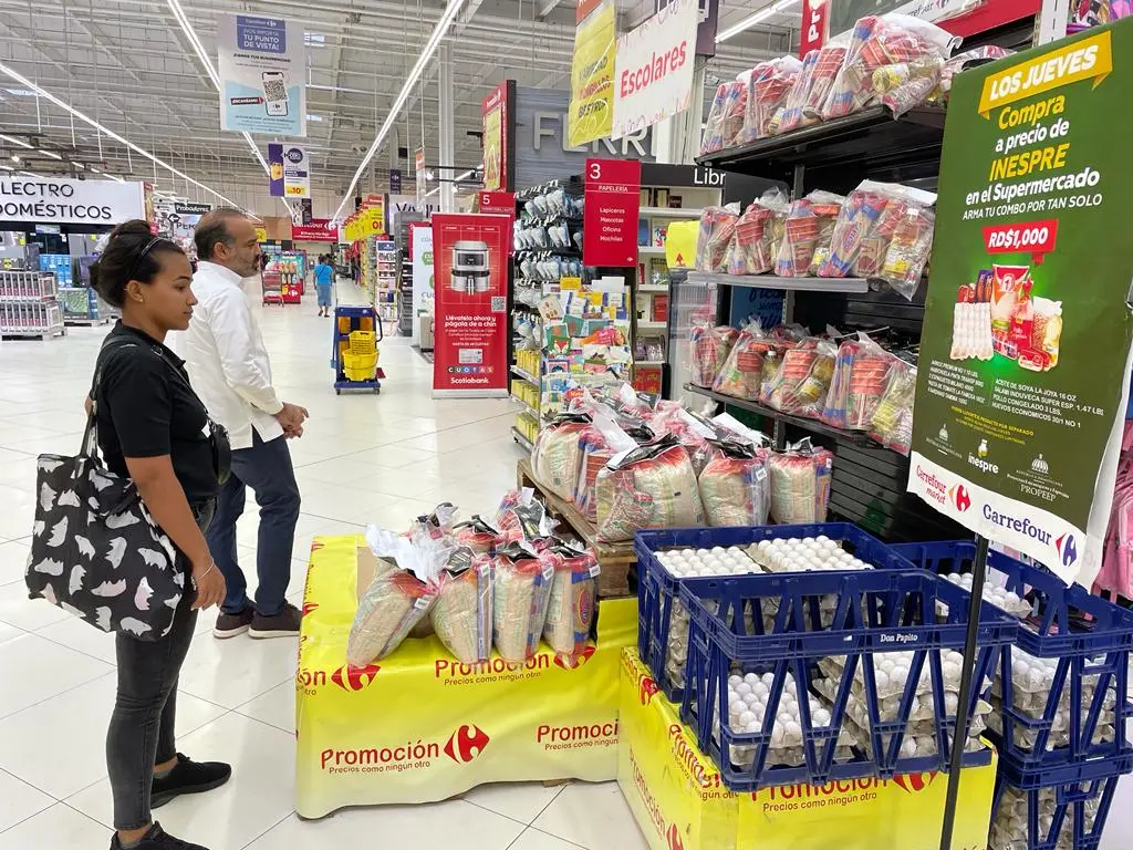 Miles de personas se benefician de ventas de combos del Inespre en supermercados
