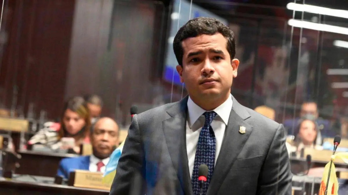 Omar Fernández dice que Abinader se siente “arrinconado” por el crecimiento de Leonel en las encuestas