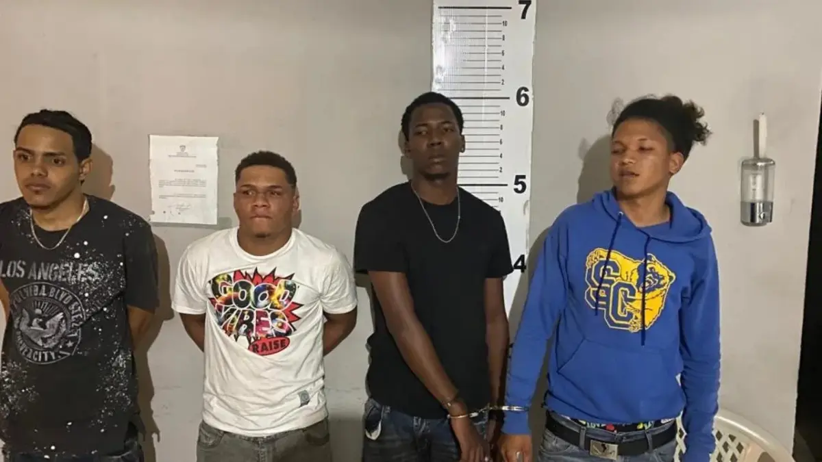 Apresan banda mientras atracaban en Monte Plata