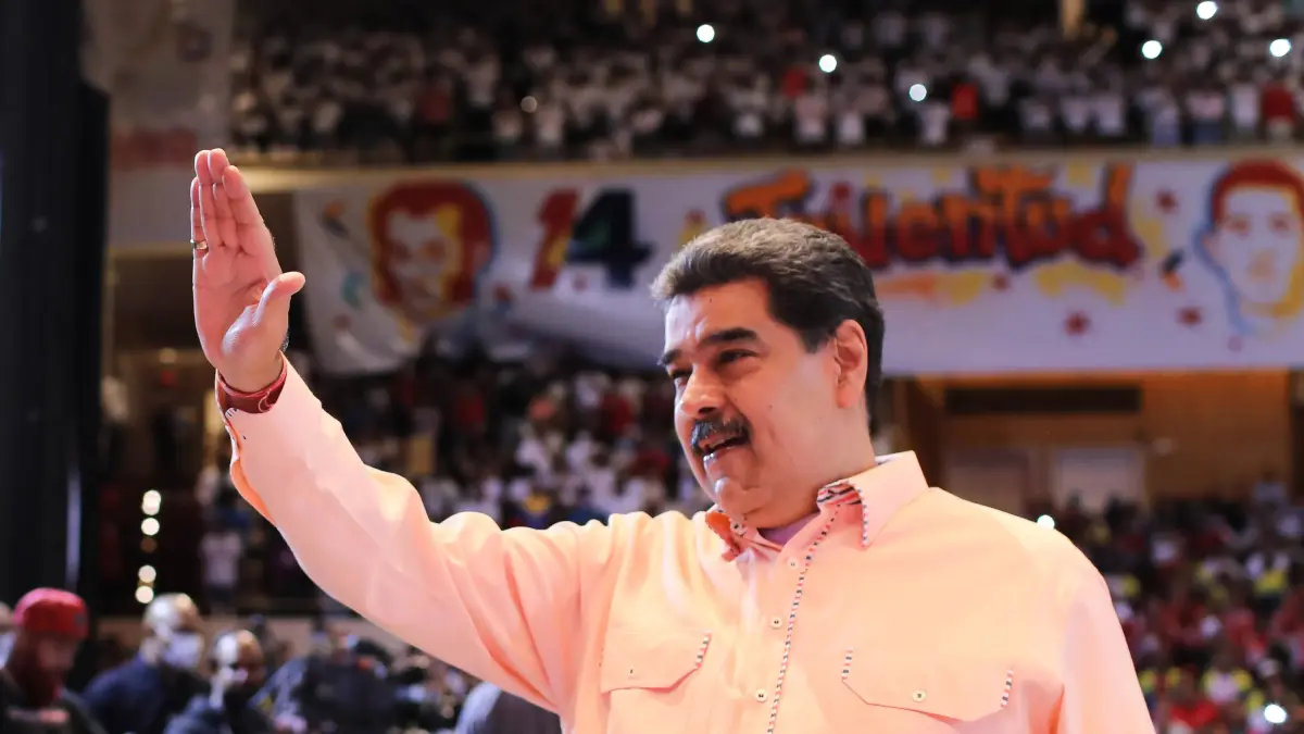 Maduro pide a los jóvenes prepararse para elecciones presidenciales de 2024